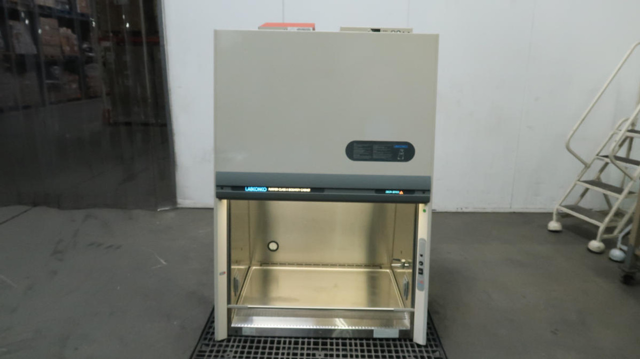 Labconco 36204043726 Delta Series Purifier Class II Biosafety Cabinet  Exterior Dims. 42 W X 32 D X 63 H M2574